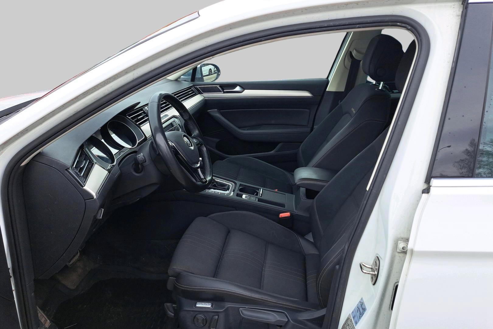 VOLKSWAGEN Passat 2017