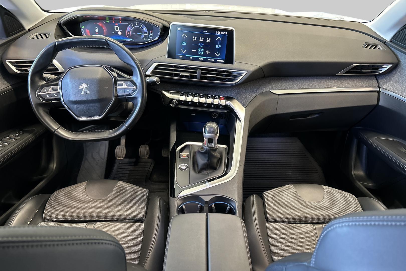 PEUGEOT 3008 2019