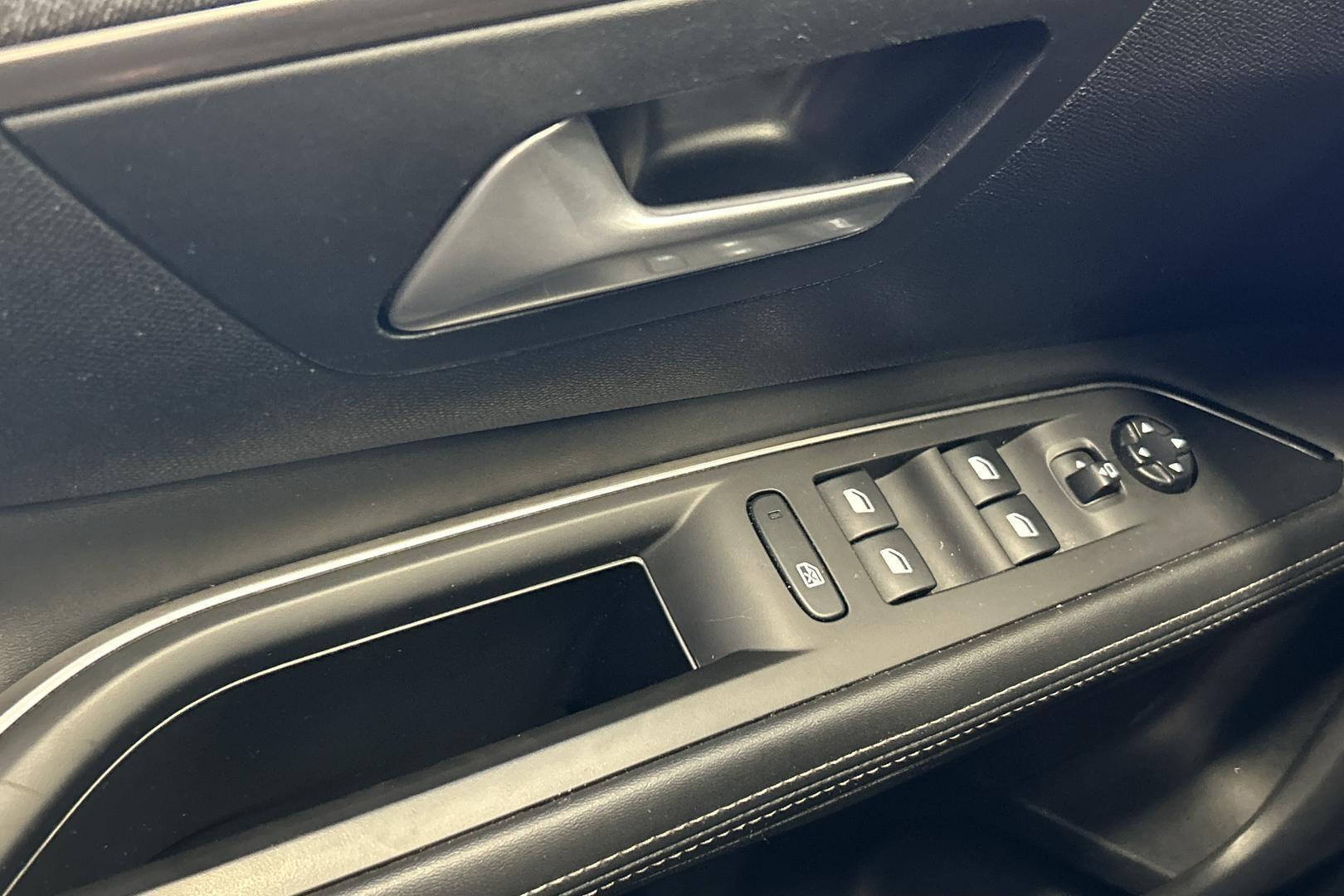 PEUGEOT 3008 2019