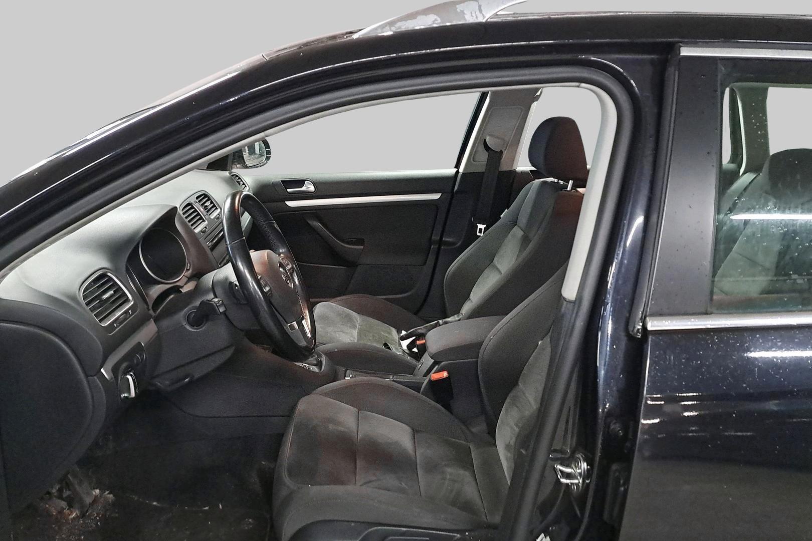 VOLKSWAGEN Golf 2010