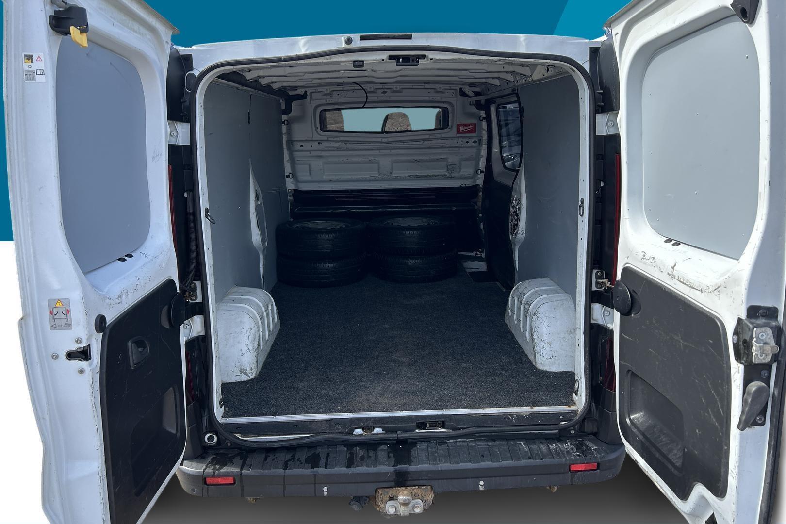 RENAULT Trafic 2015