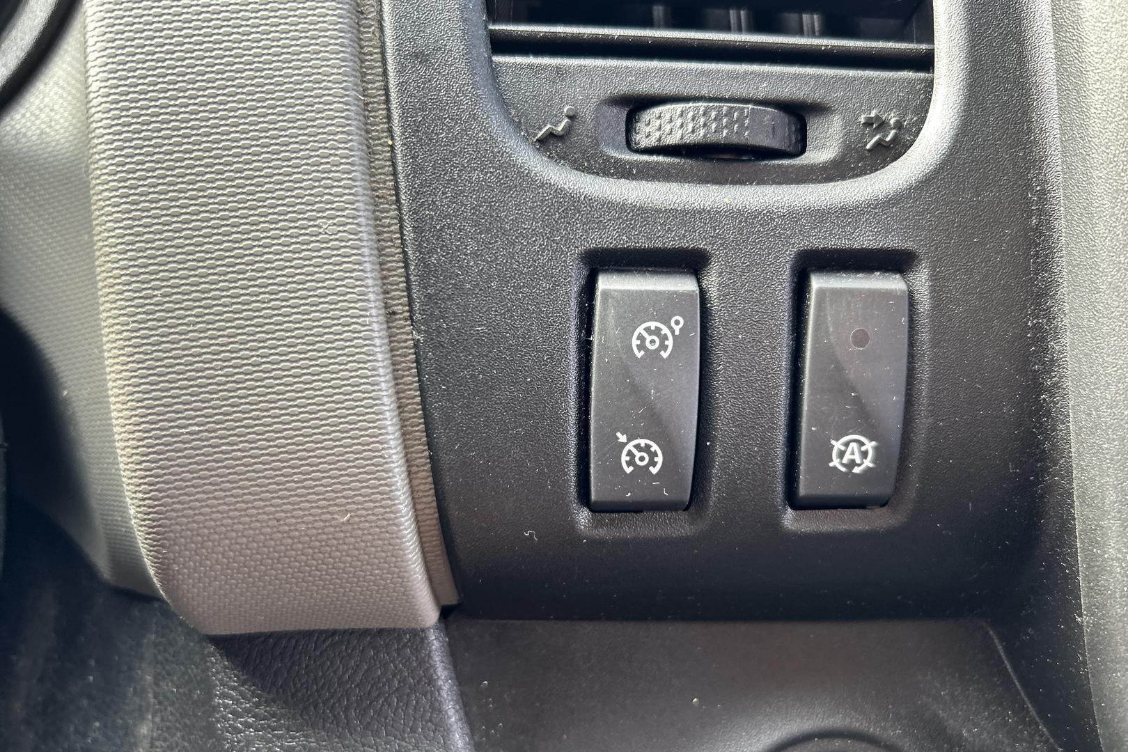 RENAULT Trafic 2015