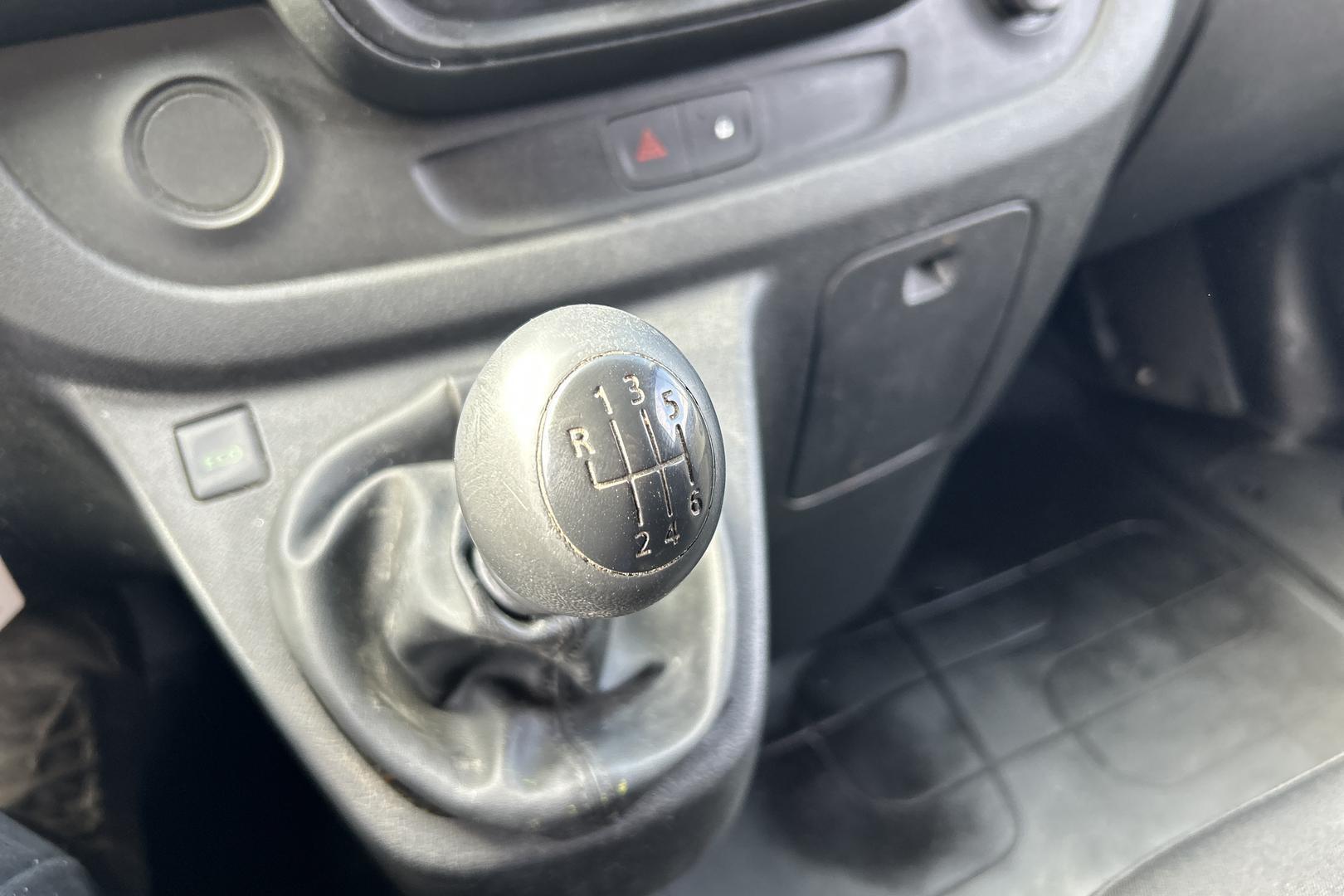 RENAULT Trafic 2015