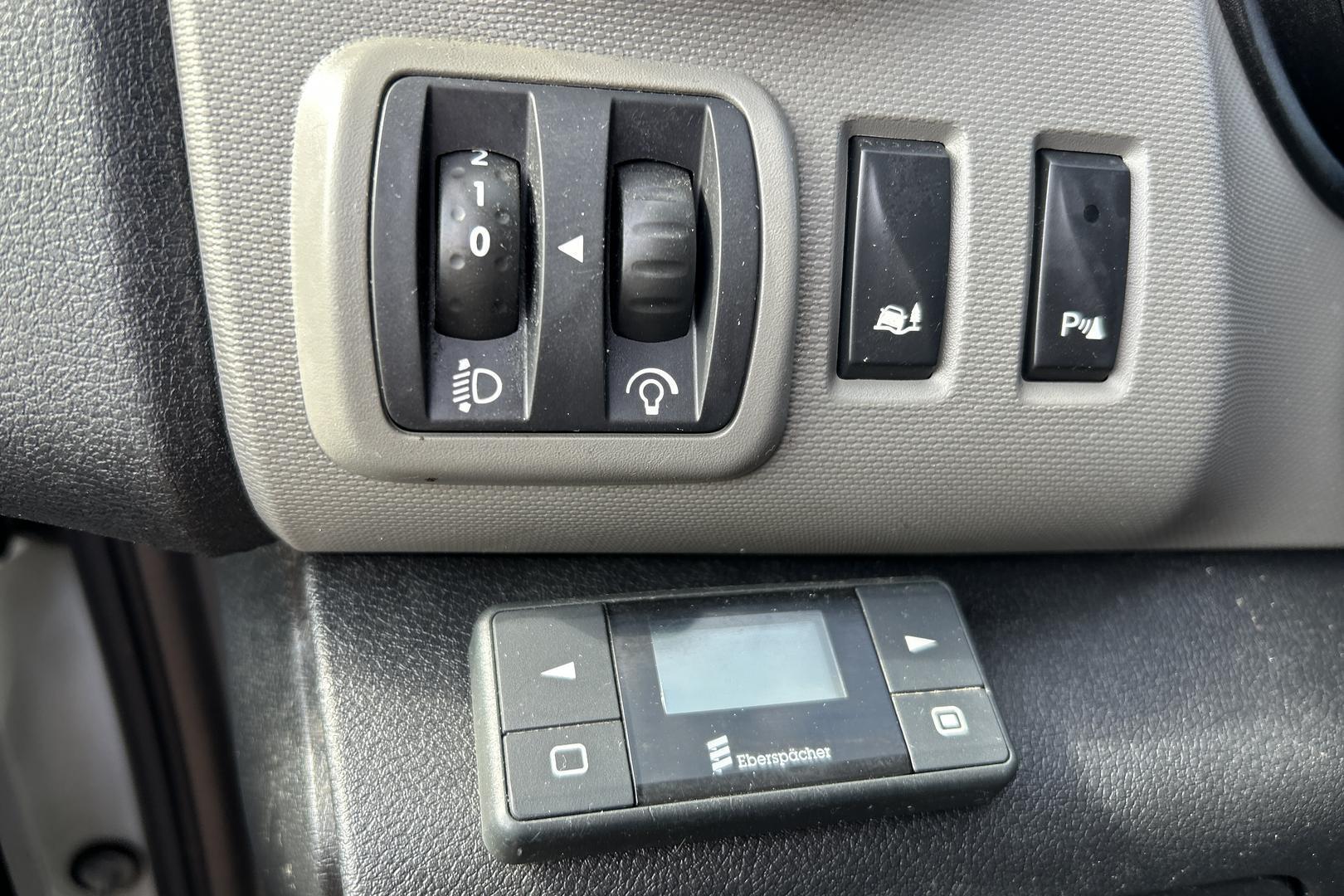 RENAULT Trafic 2015