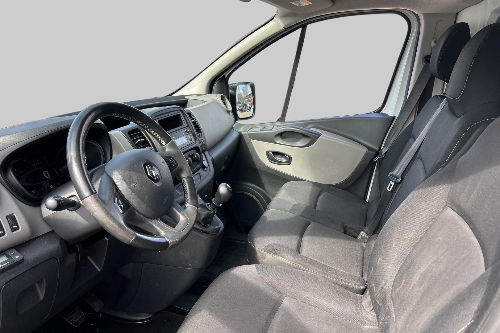 RENAULT Trafic 2015