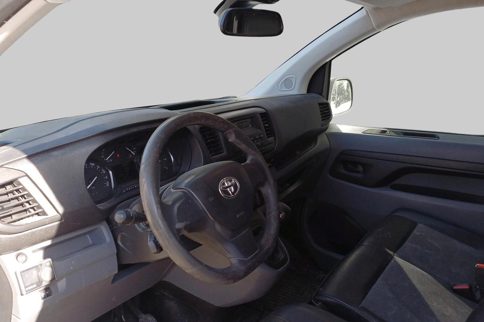 TOYOTA Proace 2017