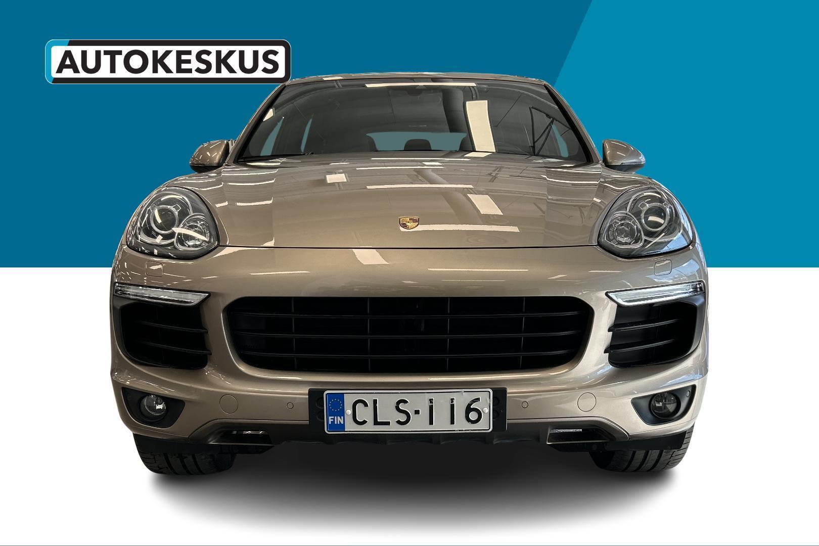 PORSCHE Cayenne 2015