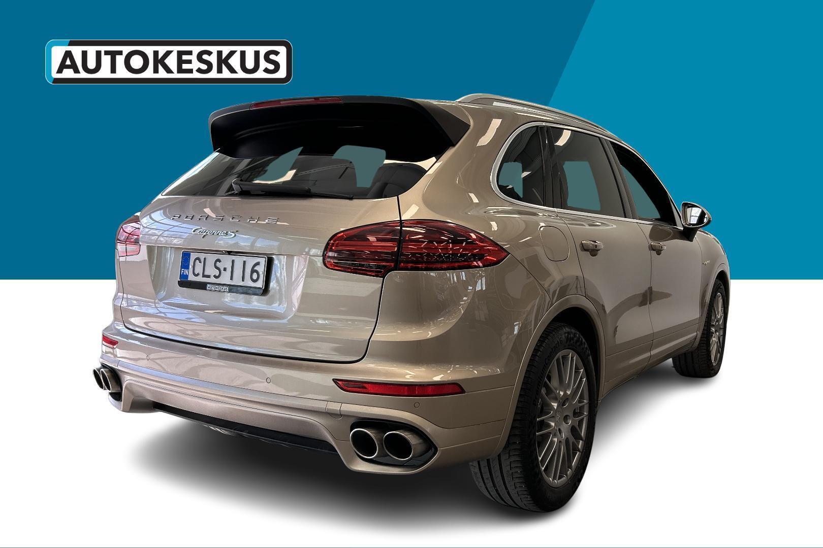 PORSCHE Cayenne 2015