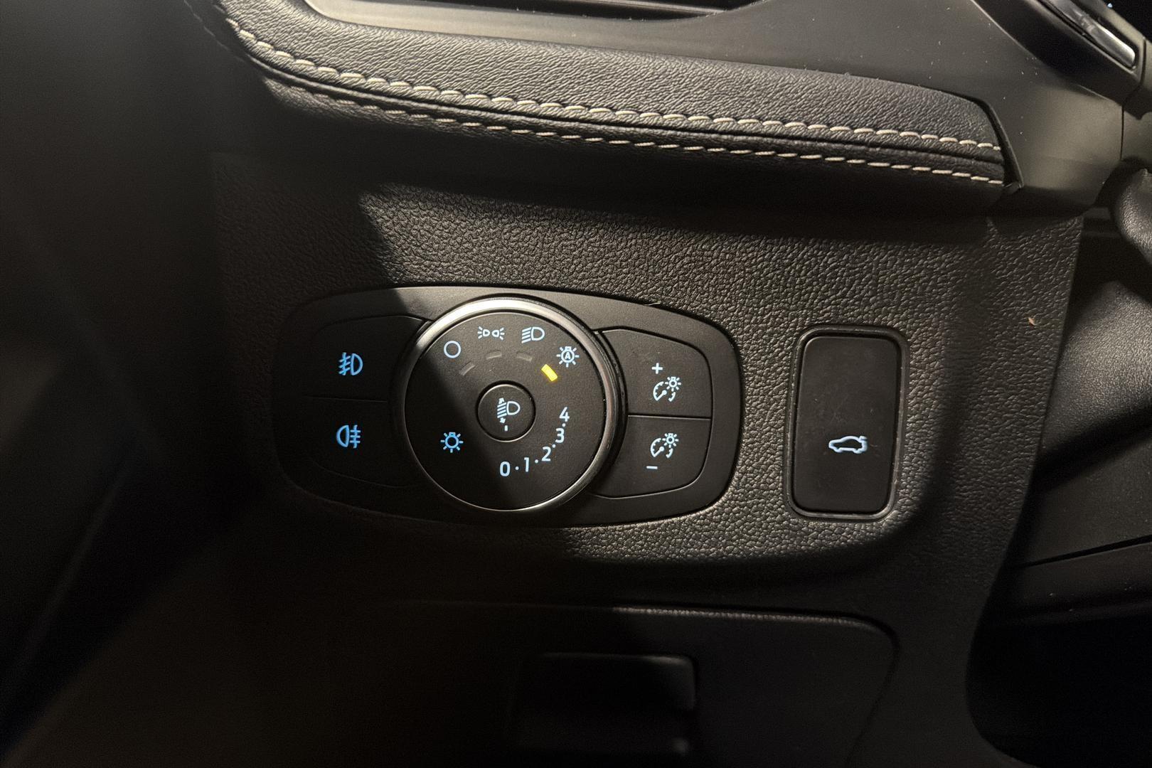 FORD Focus 22