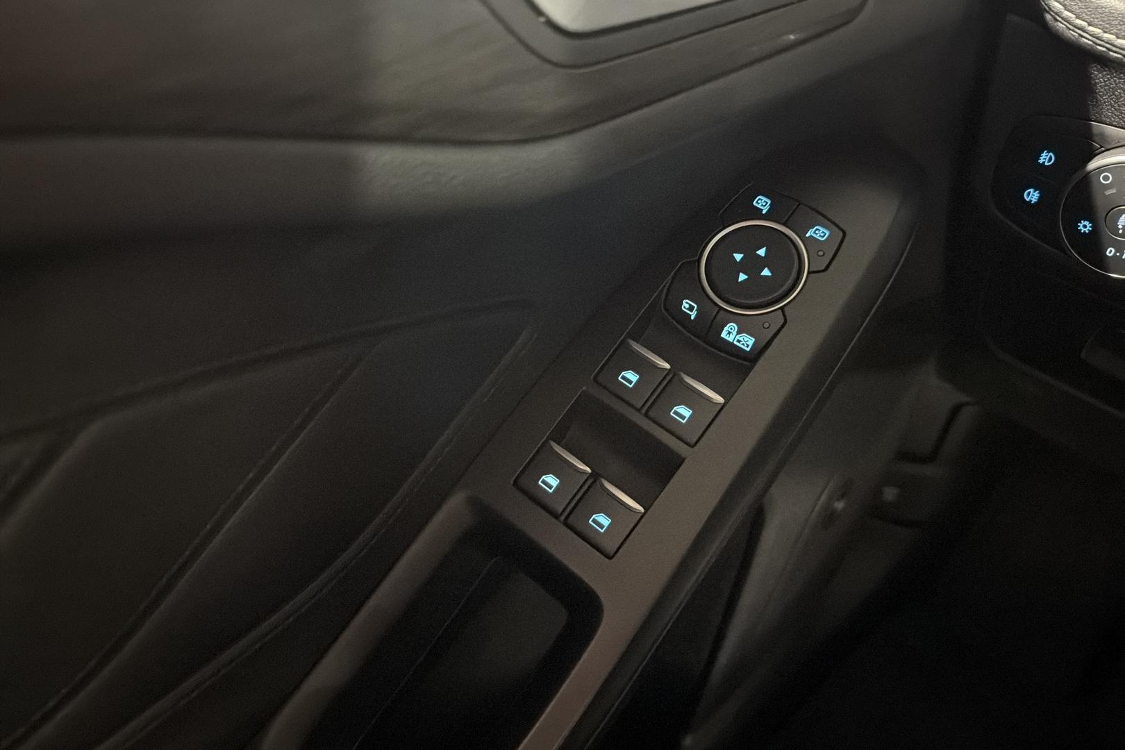 FORD Focus 24