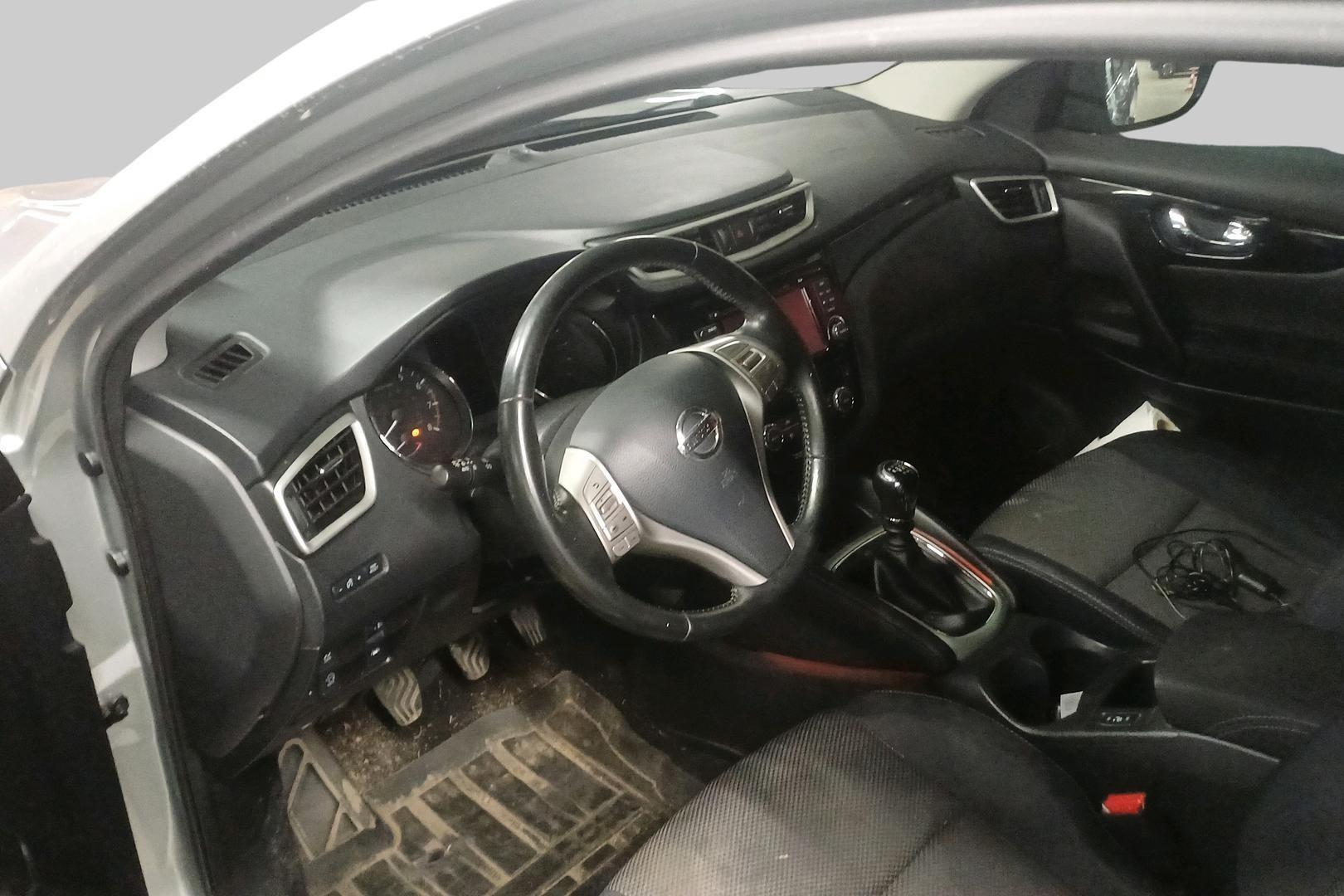 NISSAN Qashqai 2015