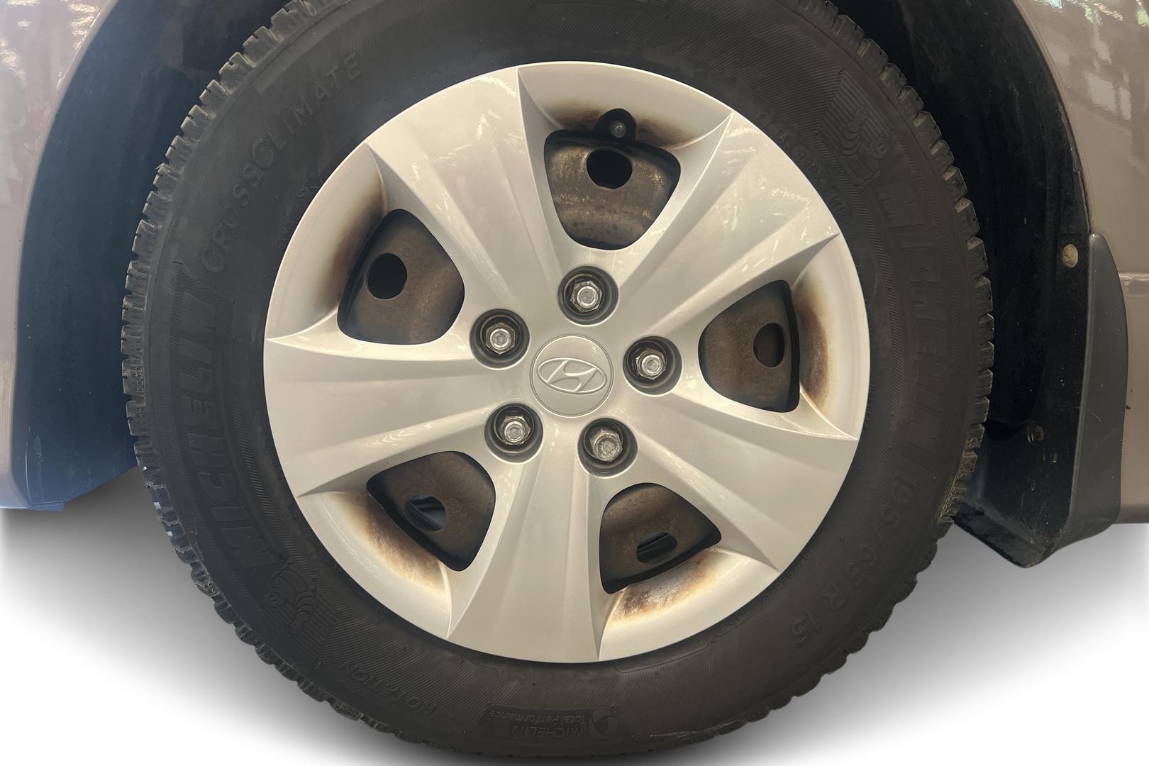 HYUNDAI i30 2011