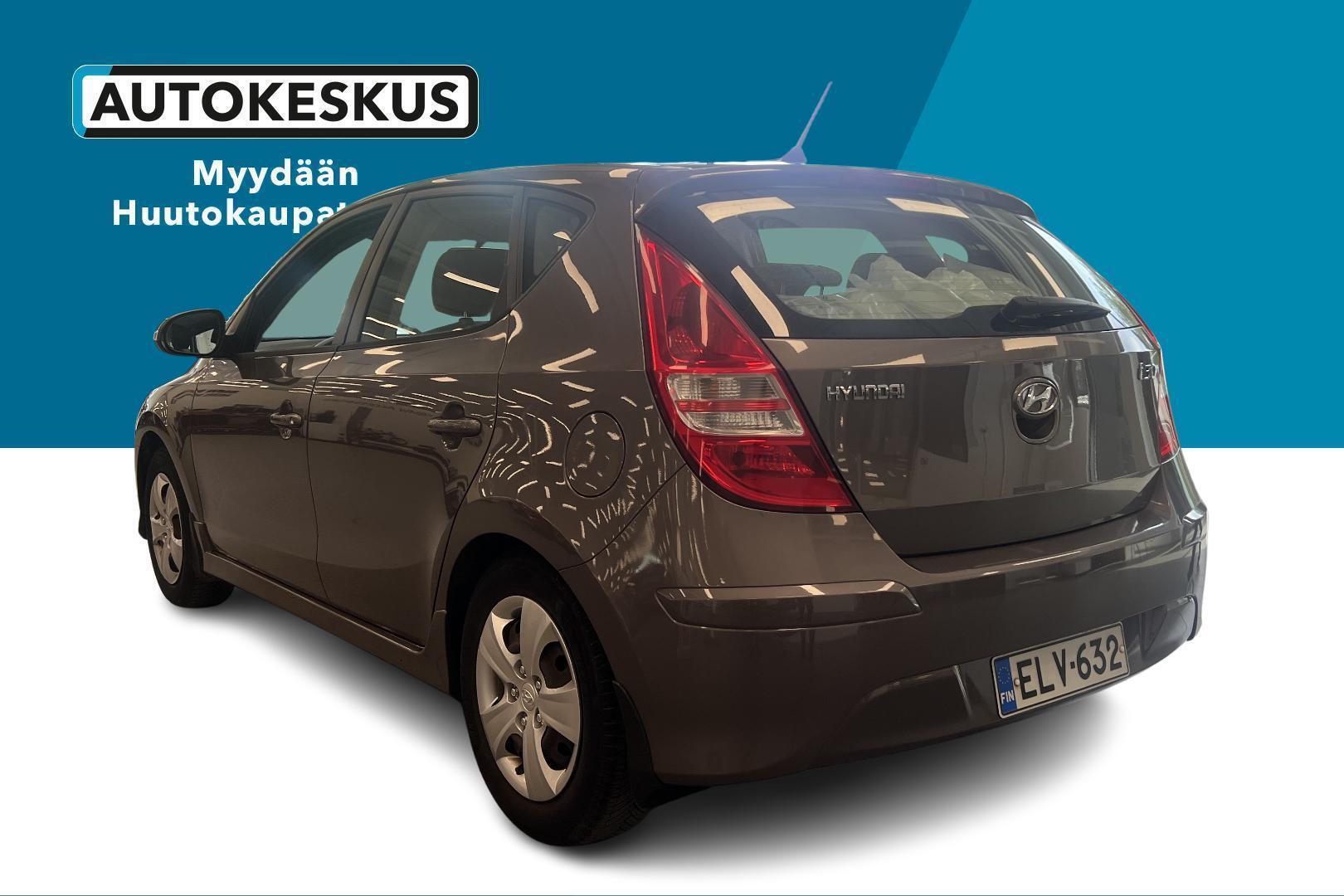 HYUNDAI i30 2011