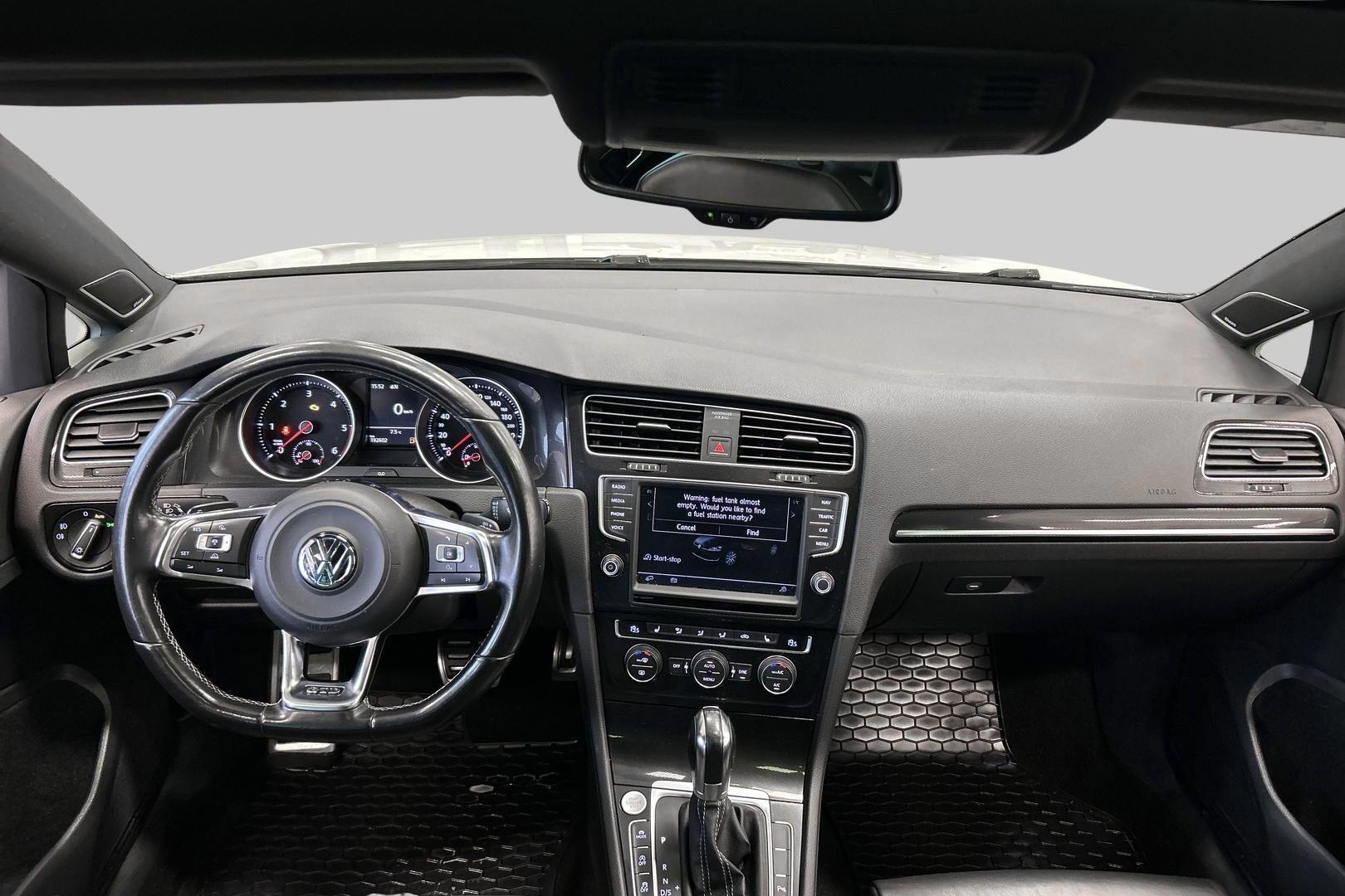 VOLKSWAGEN Golf 2015