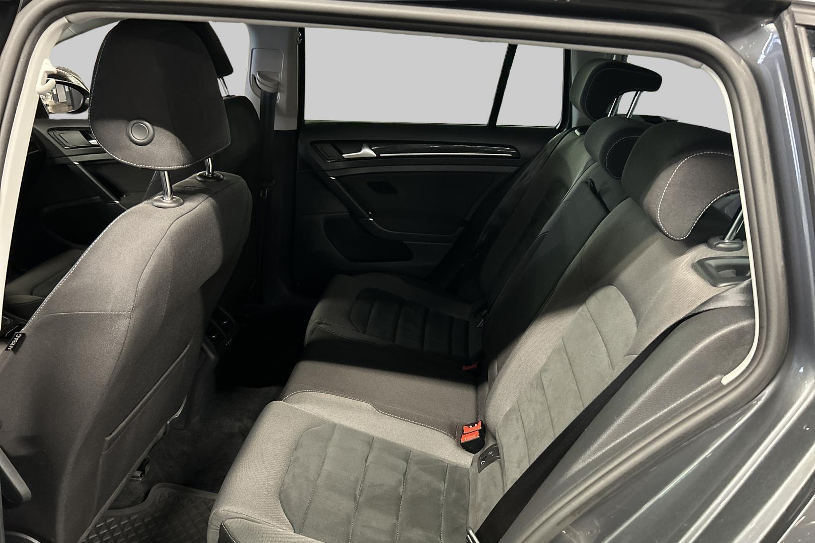 VOLKSWAGEN Golf 10