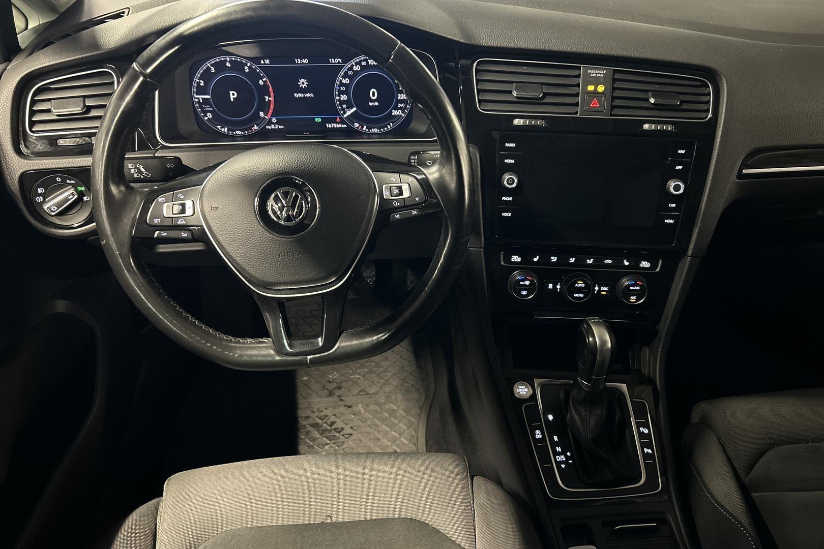VOLKSWAGEN Golf 11