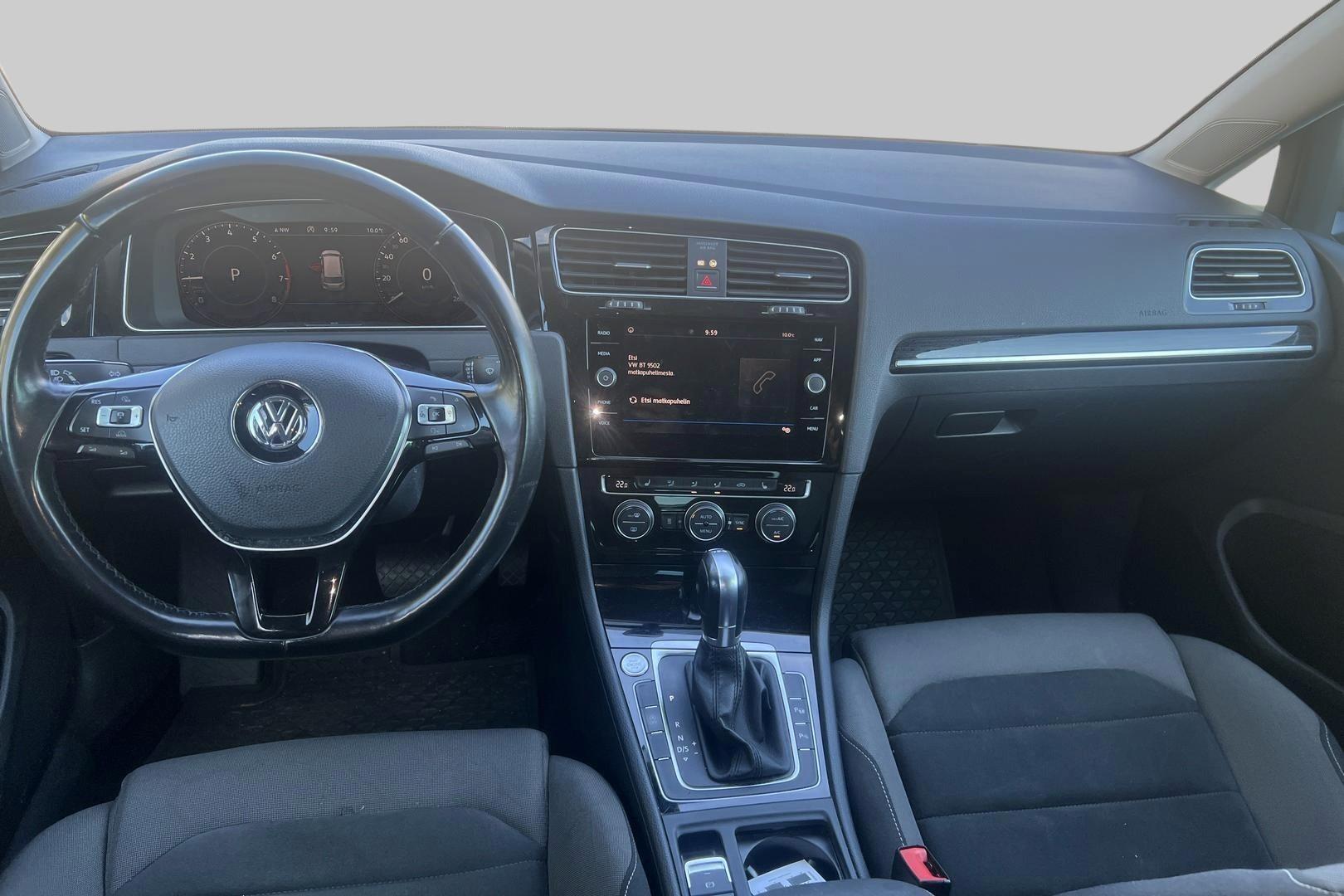 VOLKSWAGEN Golf 2018
