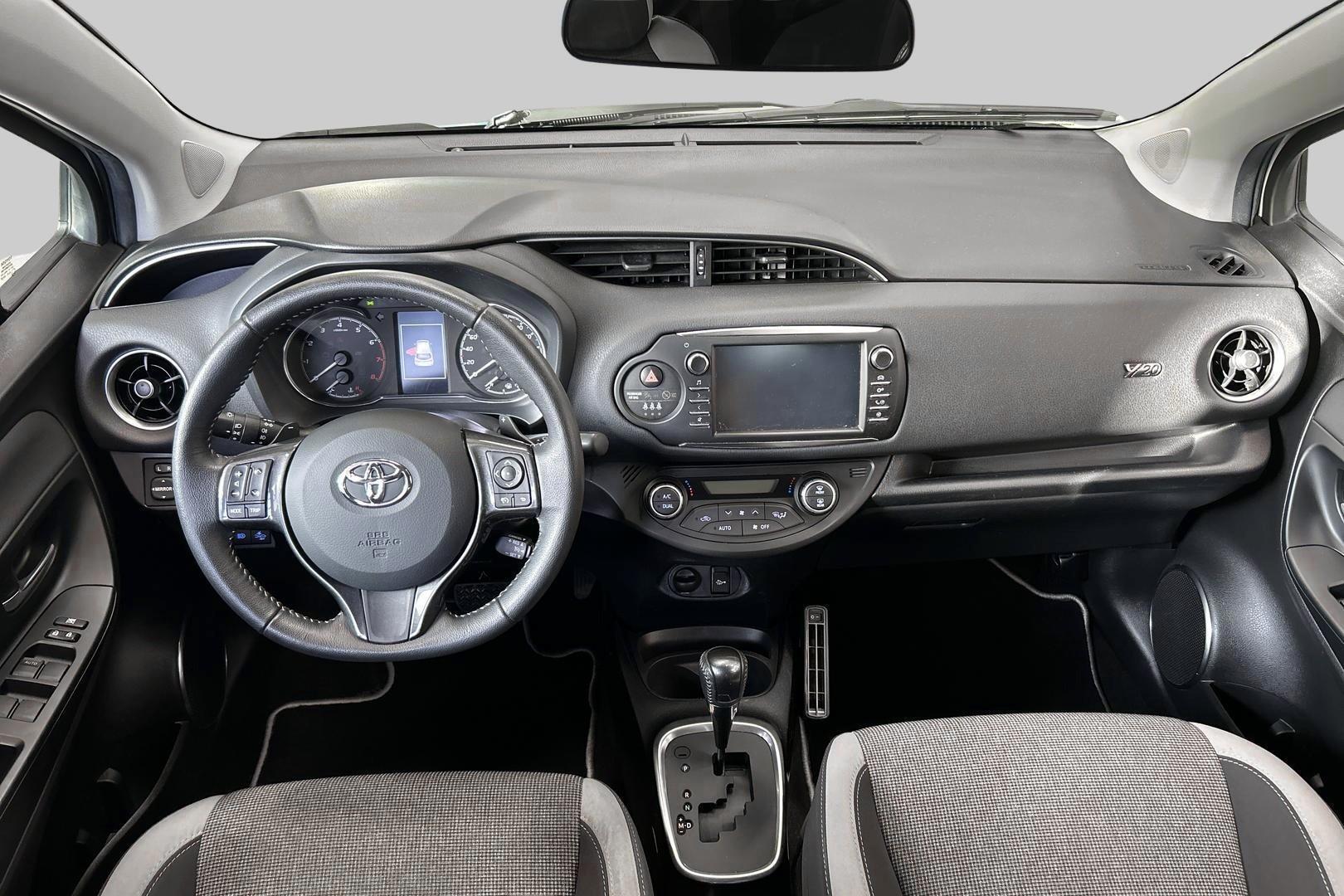TOYOTA Yaris 2019