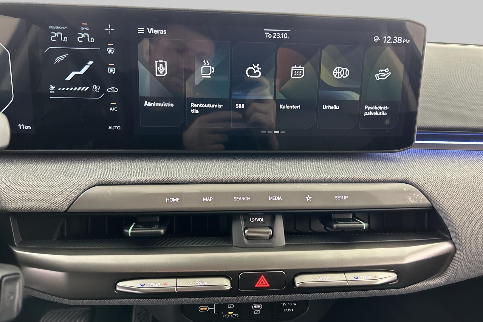 KIA EV4 2025