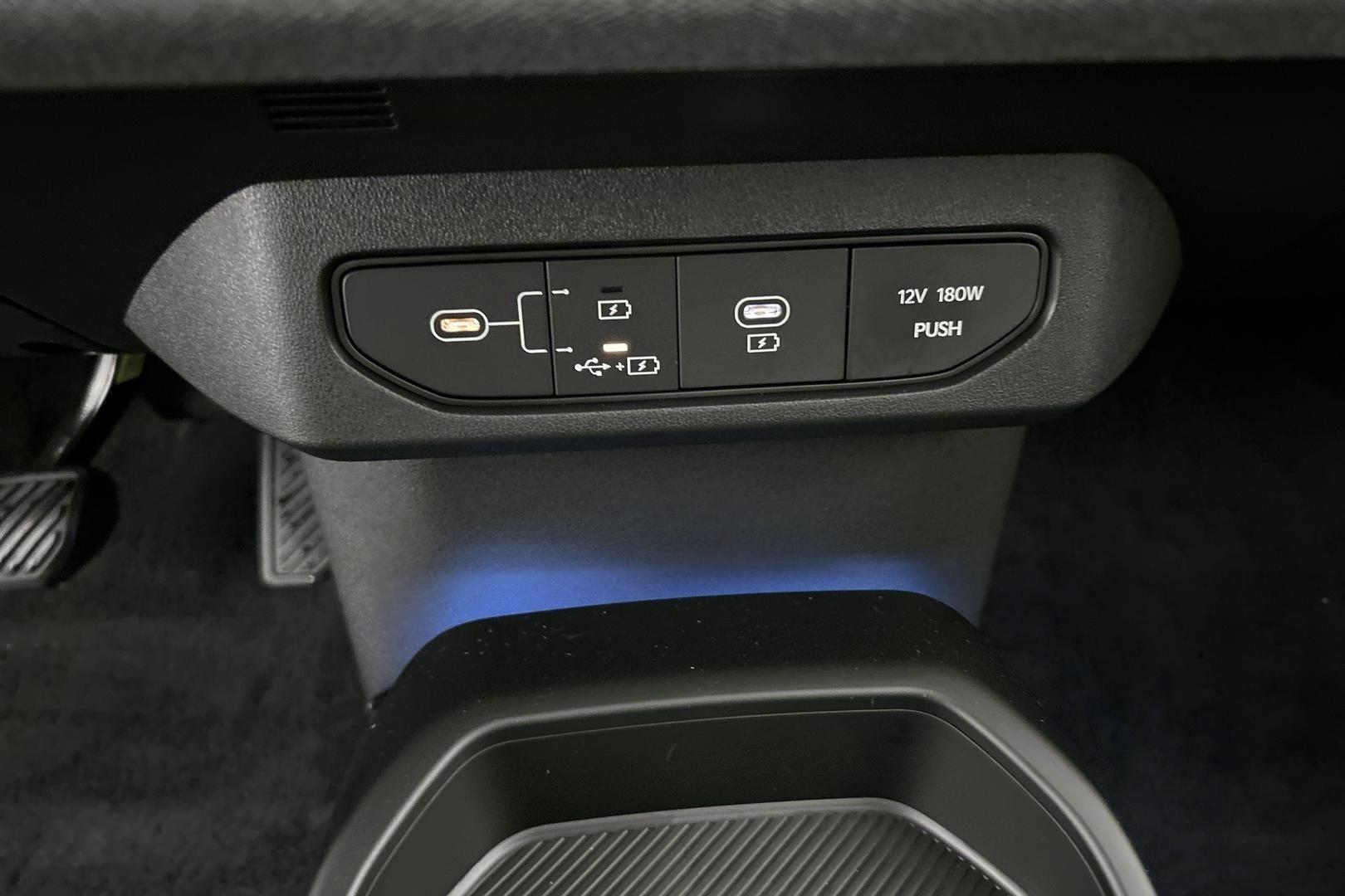 KIA EV4 2025