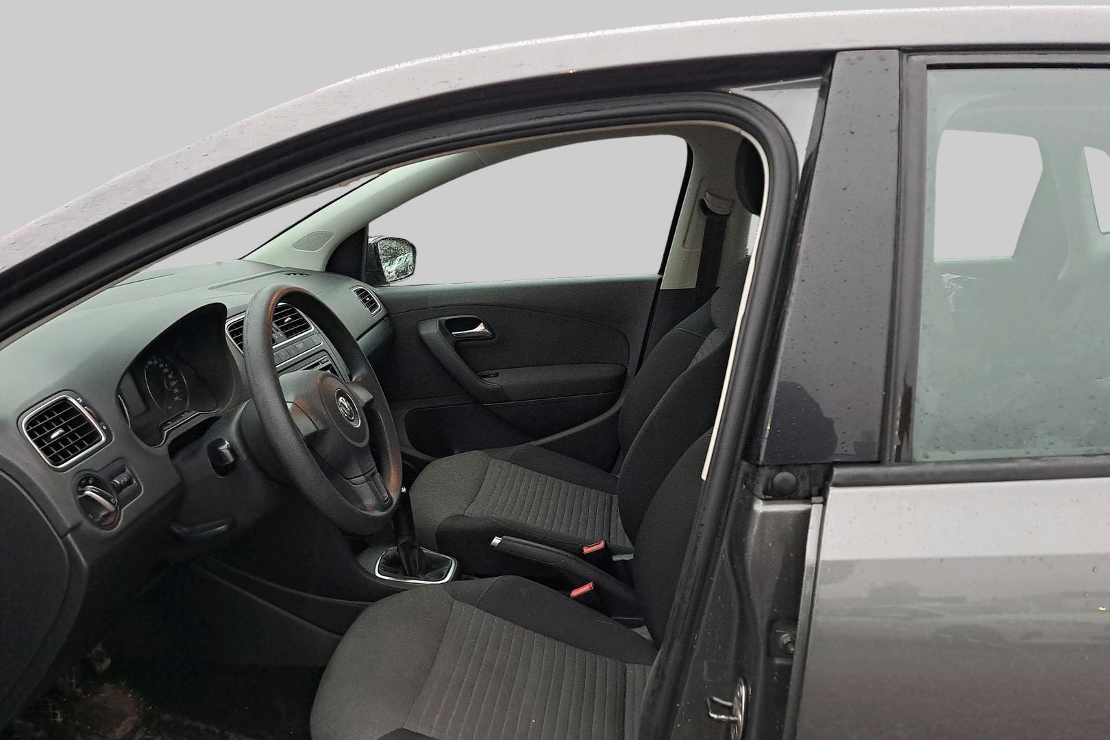 VOLKSWAGEN Polo 2010