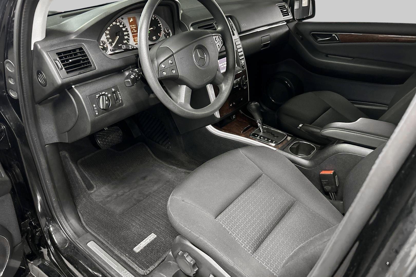 MERCEDES-BENZ B 2010