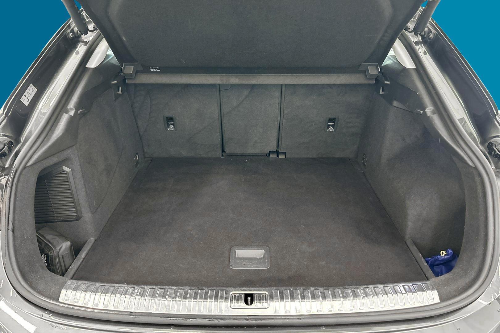 AUDI Q3 2021