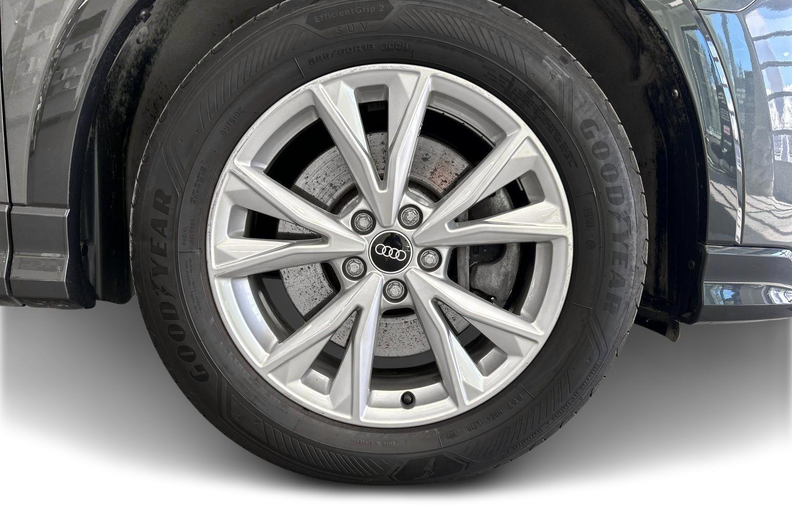 AUDI Q3 2021