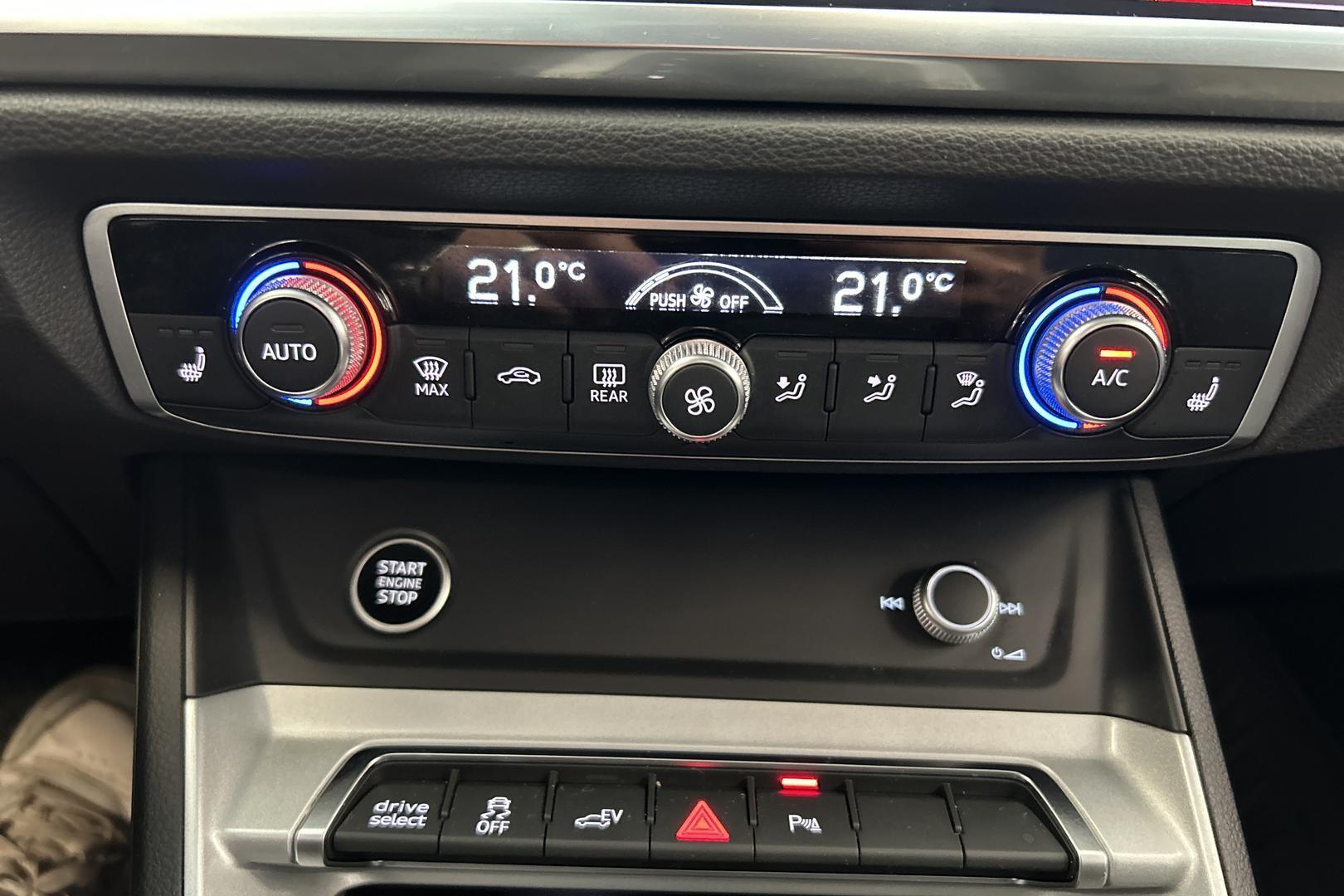 AUDI Q3 2021