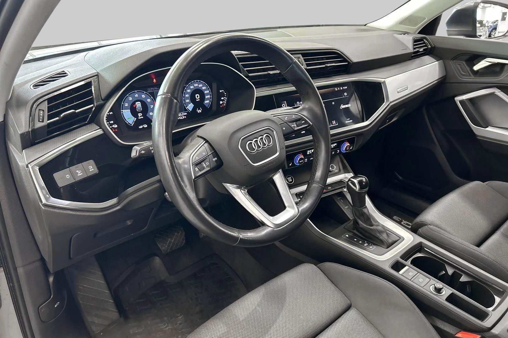 AUDI Q3 2021