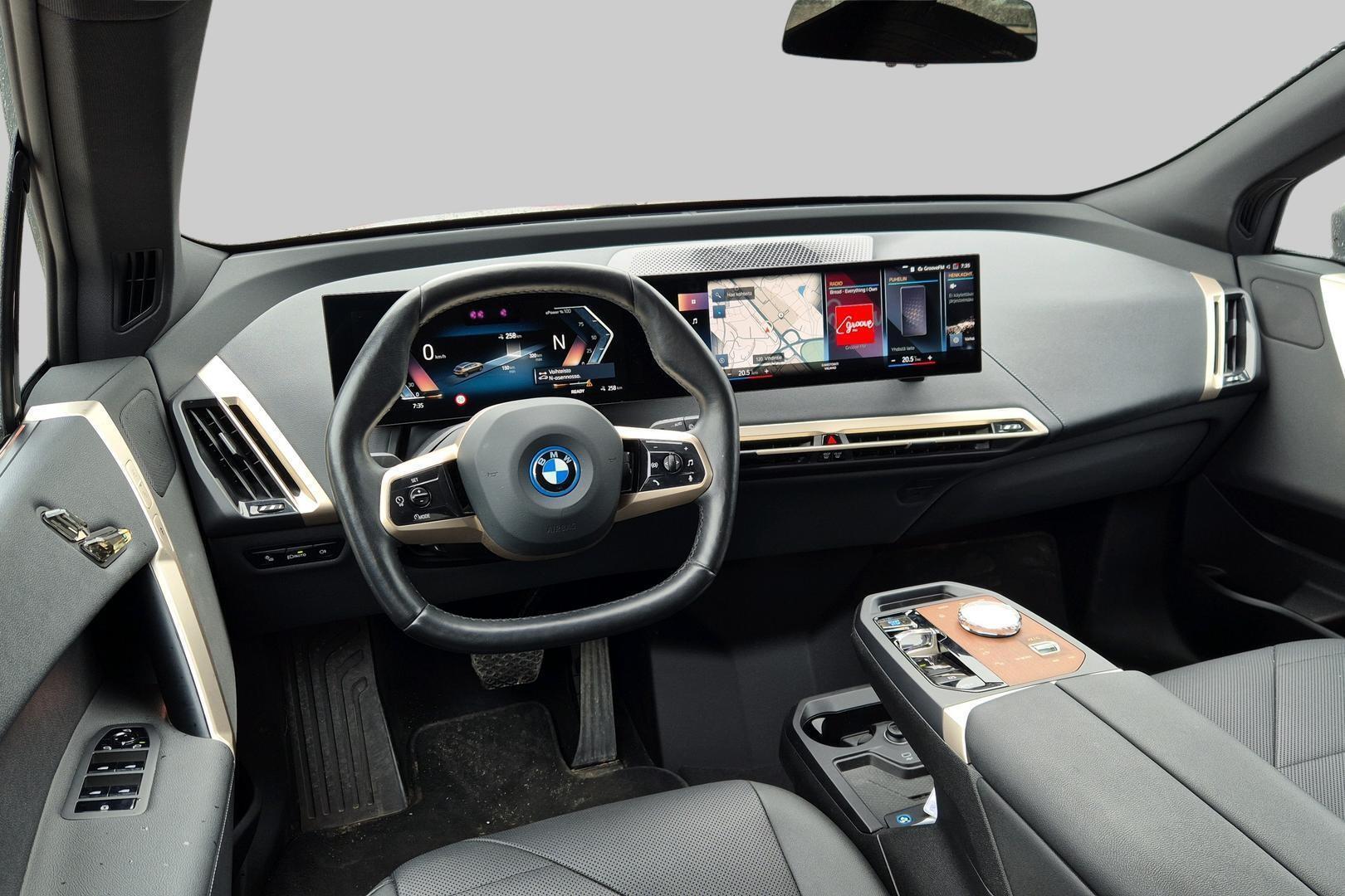 BMW iX 2023