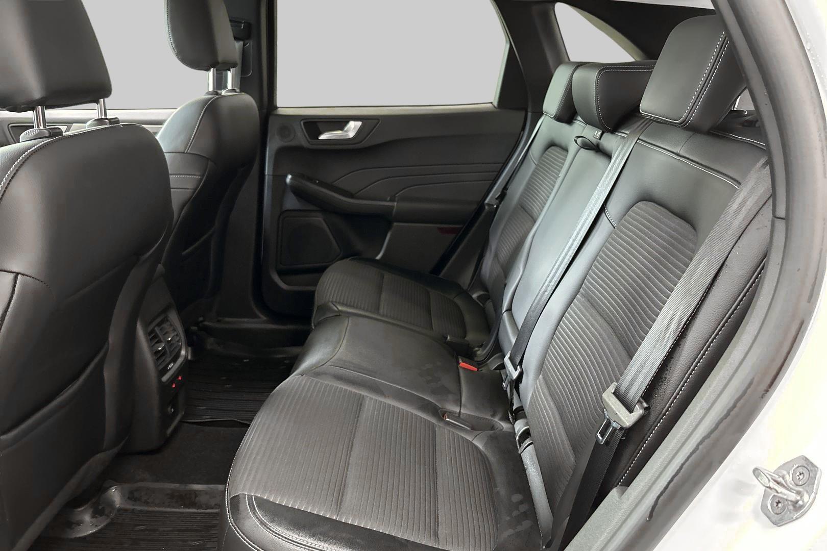 FORD Kuga 2023