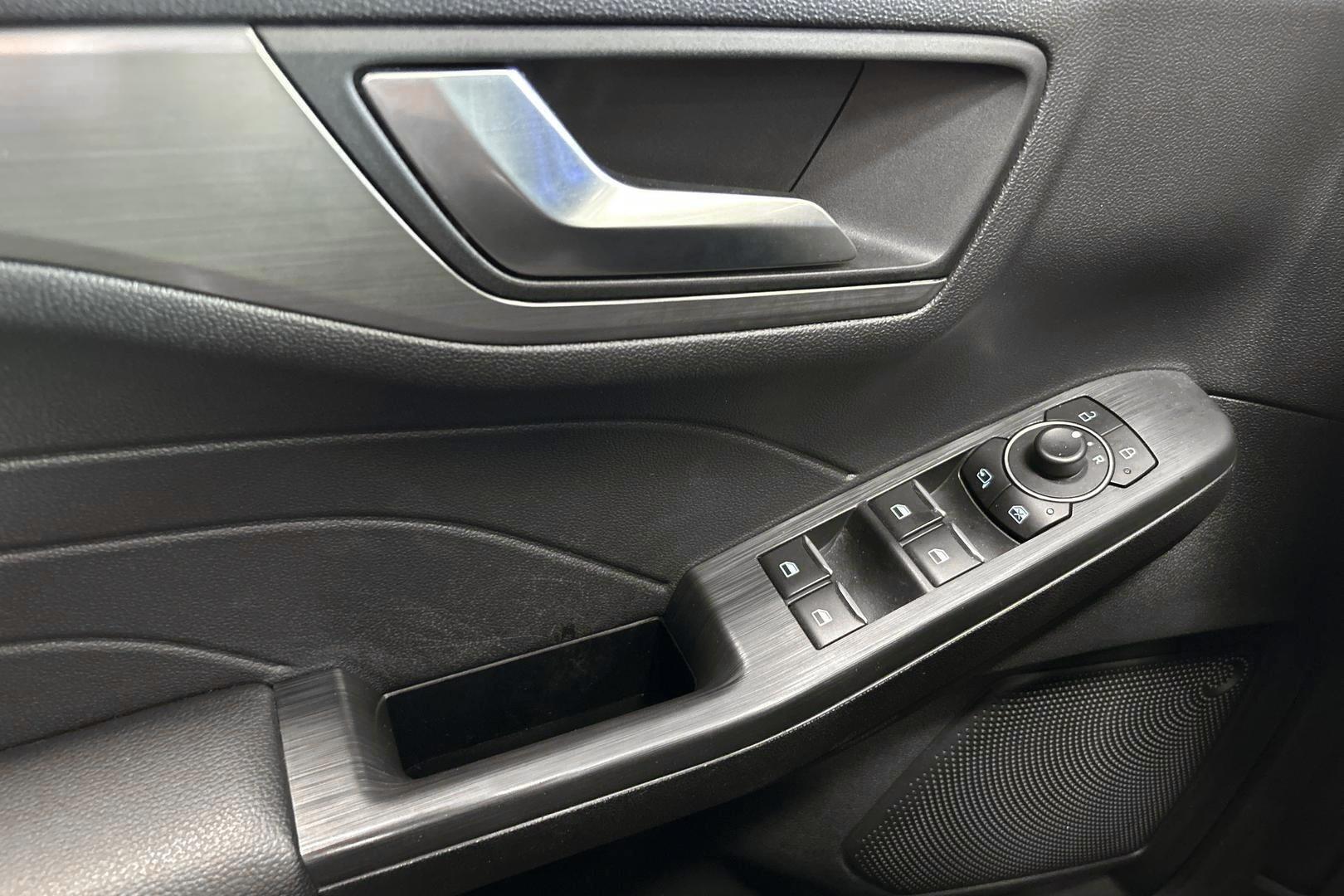 FORD Kuga 2023