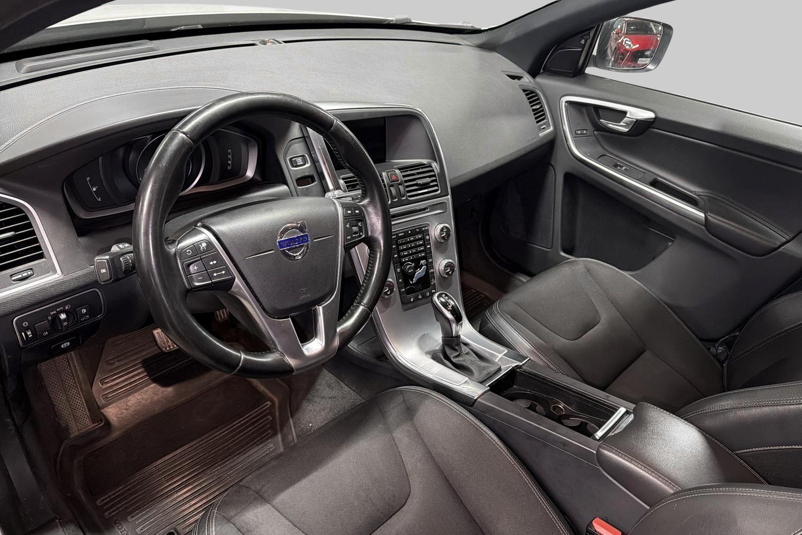 VOLVO XC60 2017
