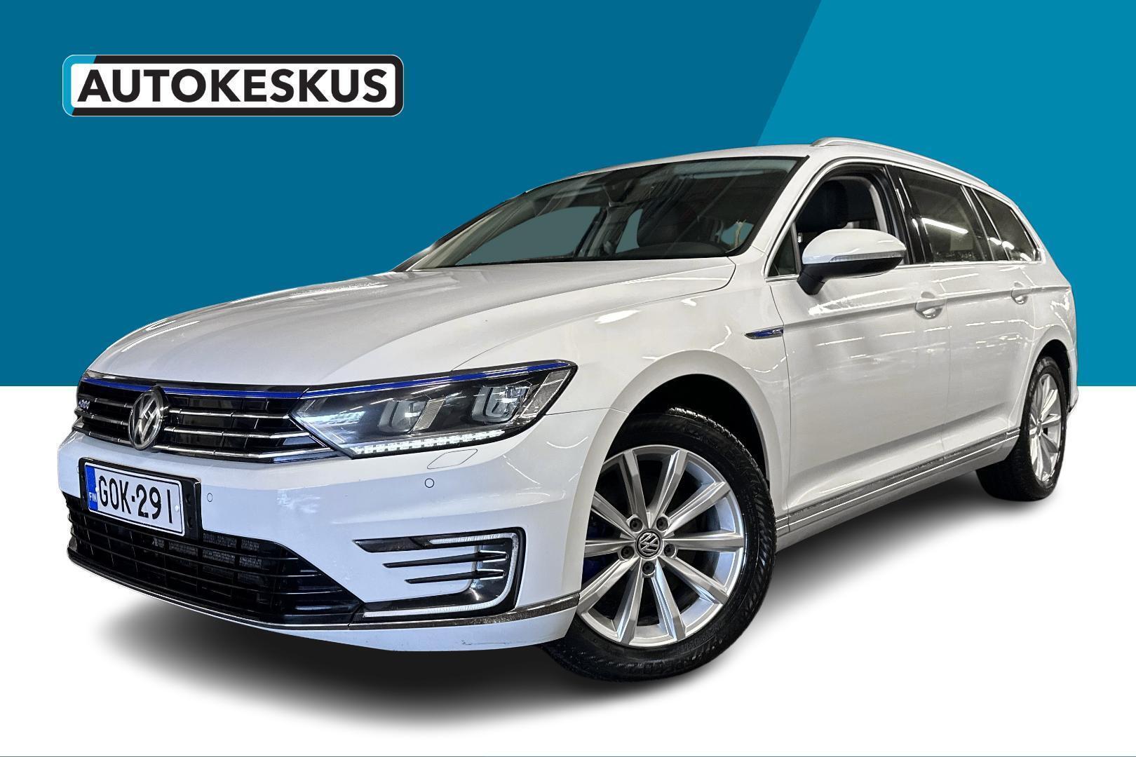 VOLKSWAGEN Passat 1