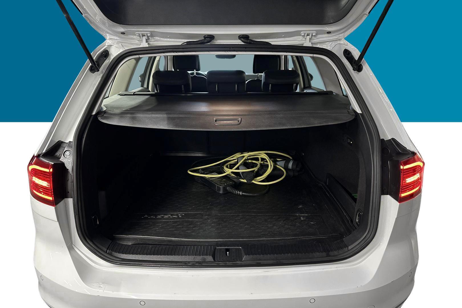 VOLKSWAGEN Passat 12