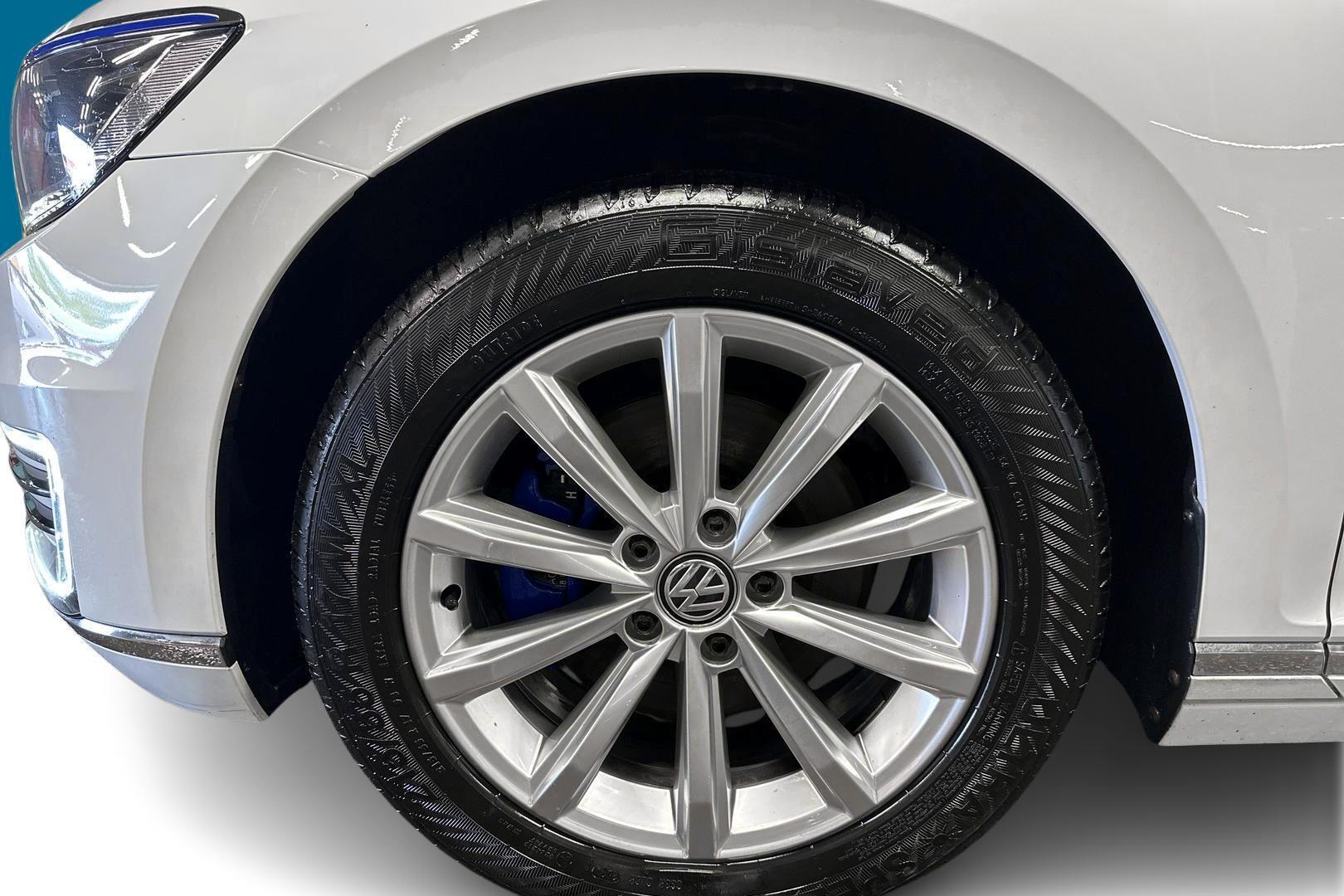 VOLKSWAGEN Passat 13
