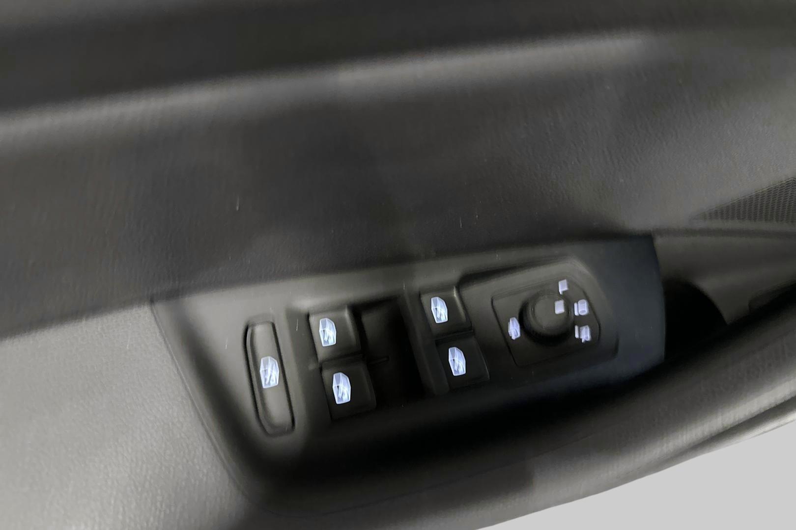 VOLKSWAGEN Passat 16