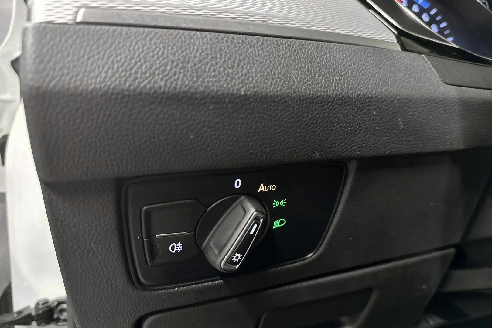 VOLKSWAGEN Passat 19