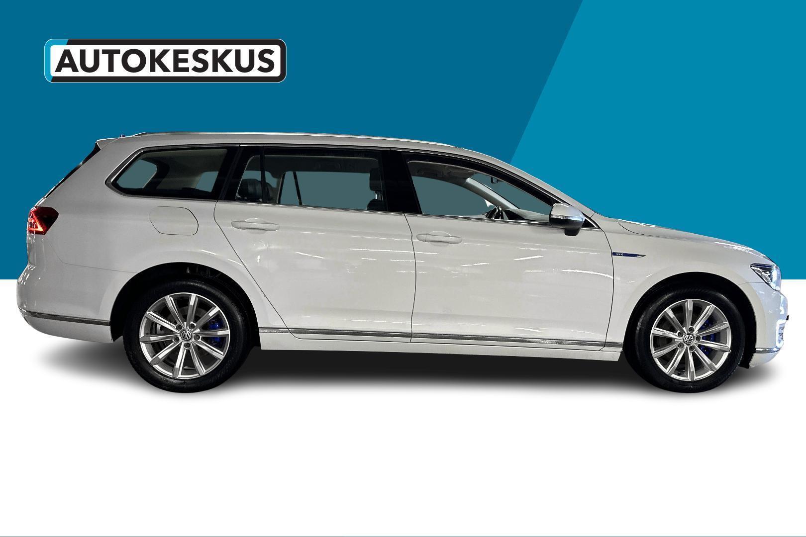 VOLKSWAGEN Passat 4