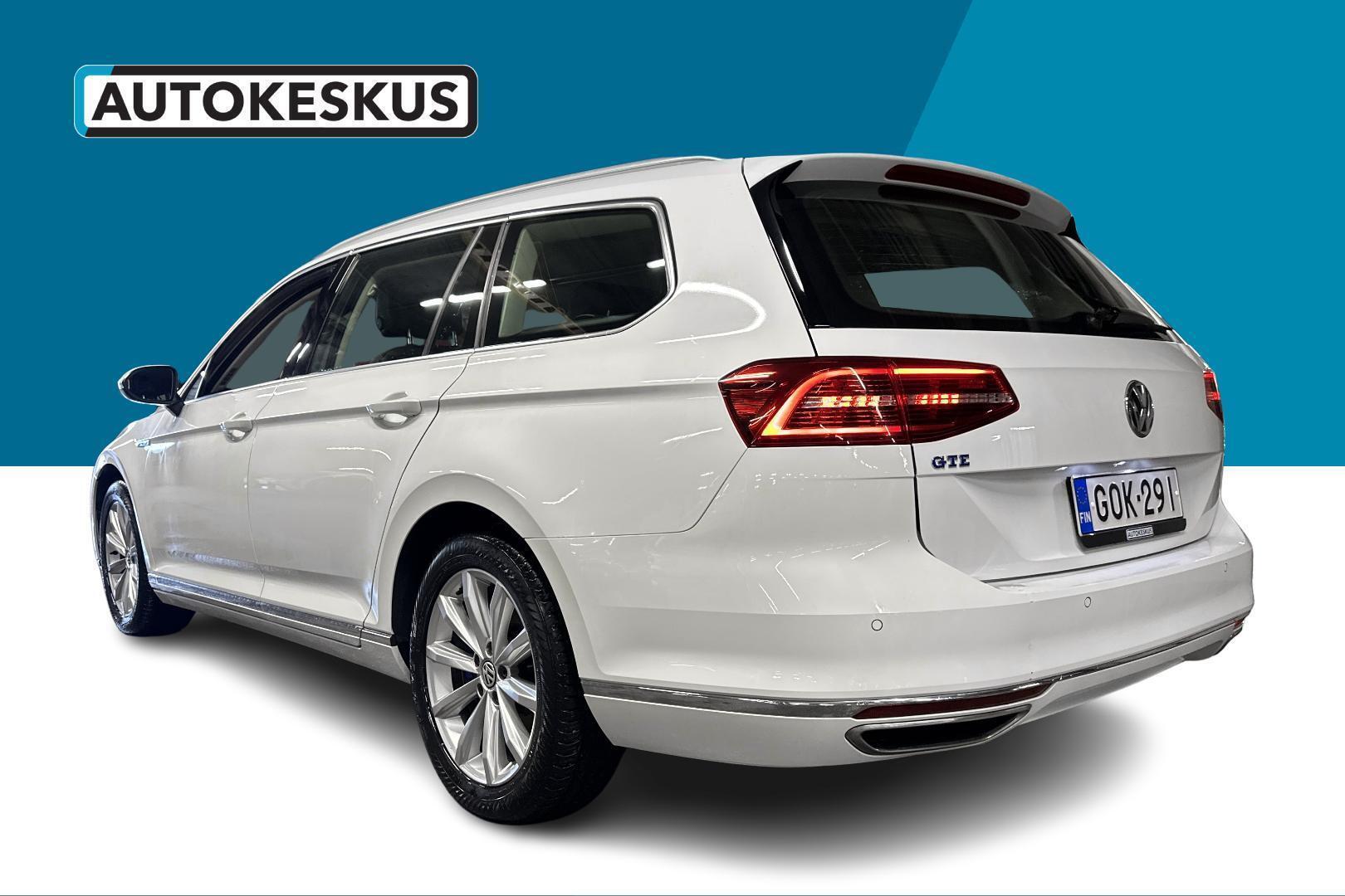 VOLKSWAGEN Passat 7