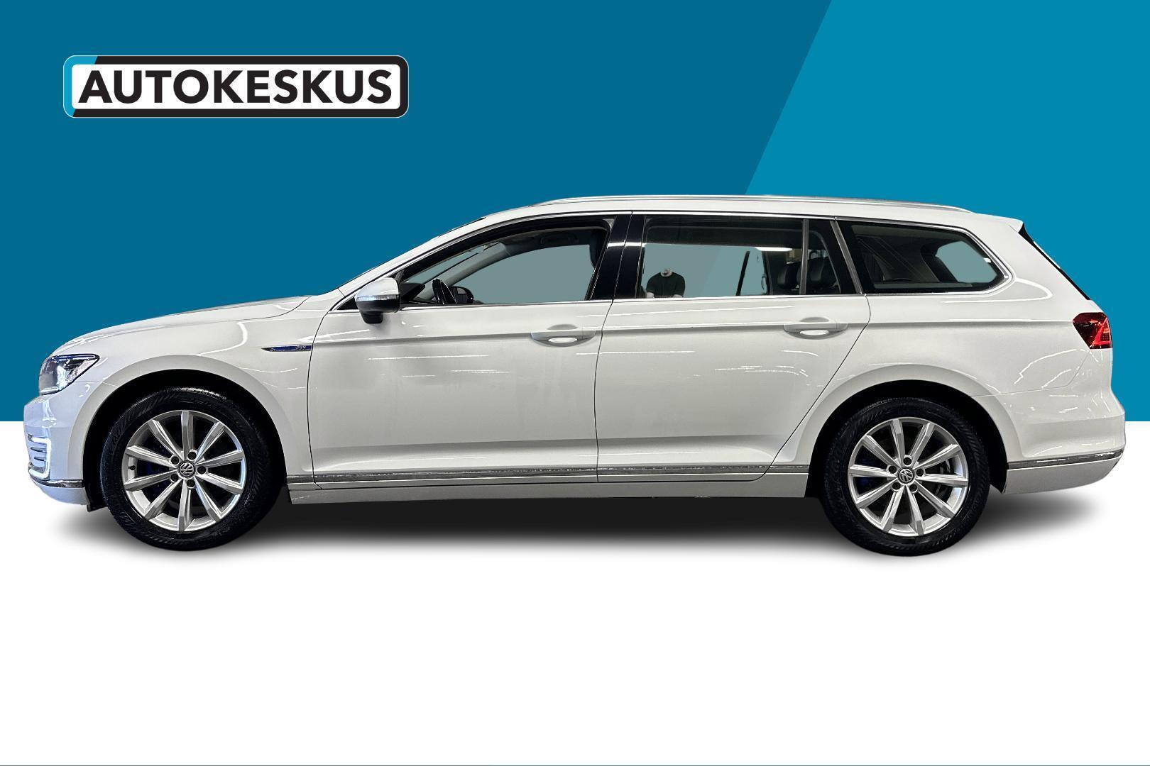 VOLKSWAGEN Passat 8