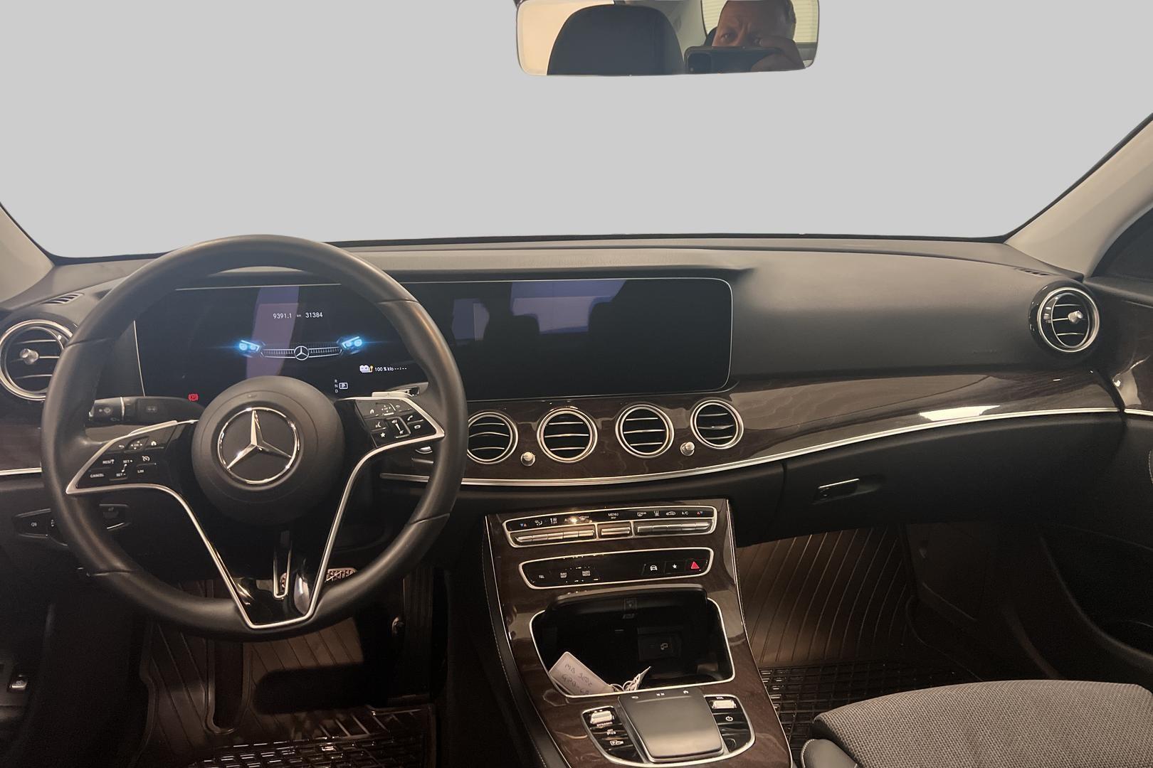 MERCEDES-BENZ E 2022