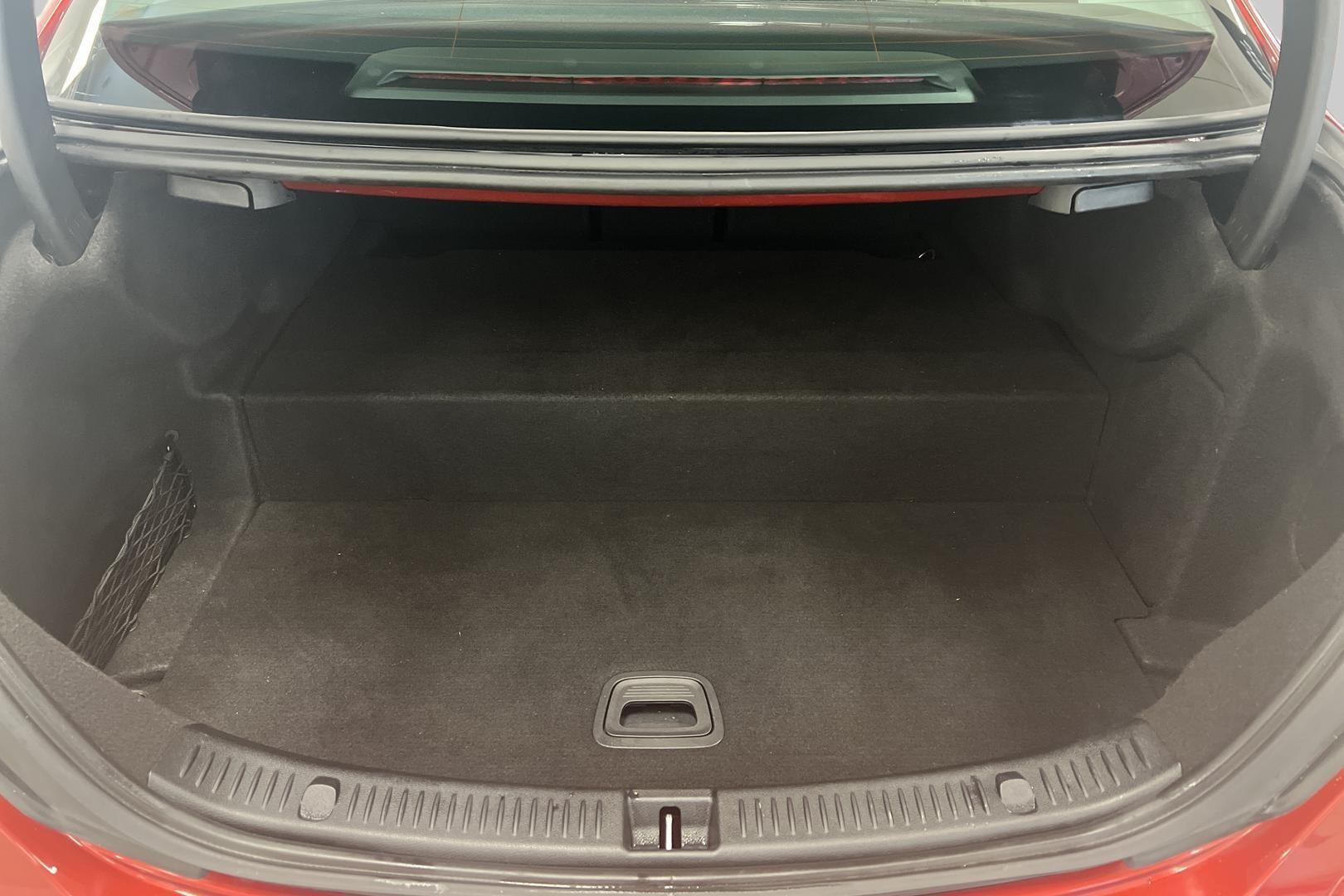 MERCEDES-BENZ E 2022