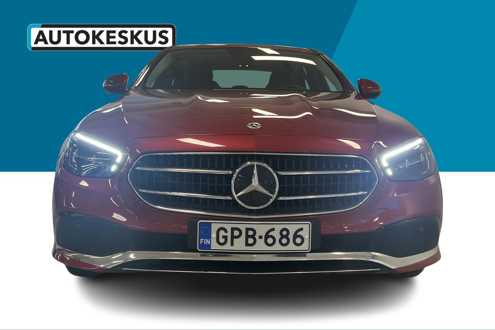 MERCEDES-BENZ E 2022