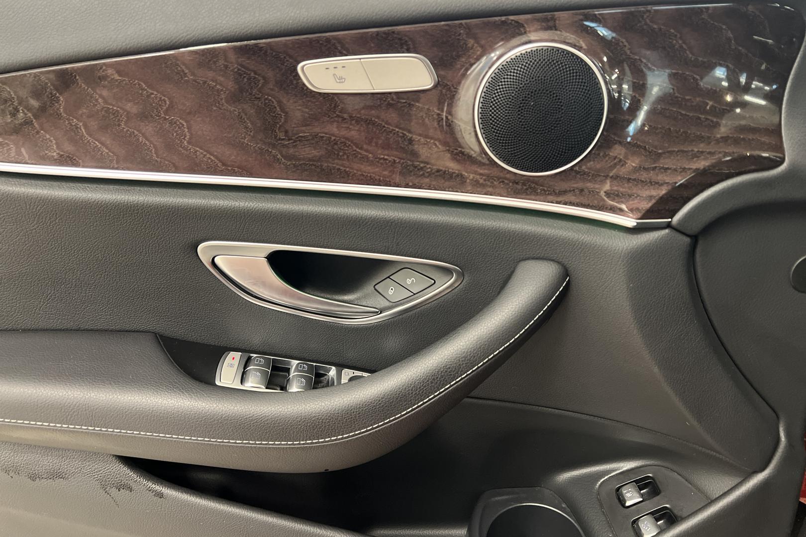 MERCEDES-BENZ E 2022