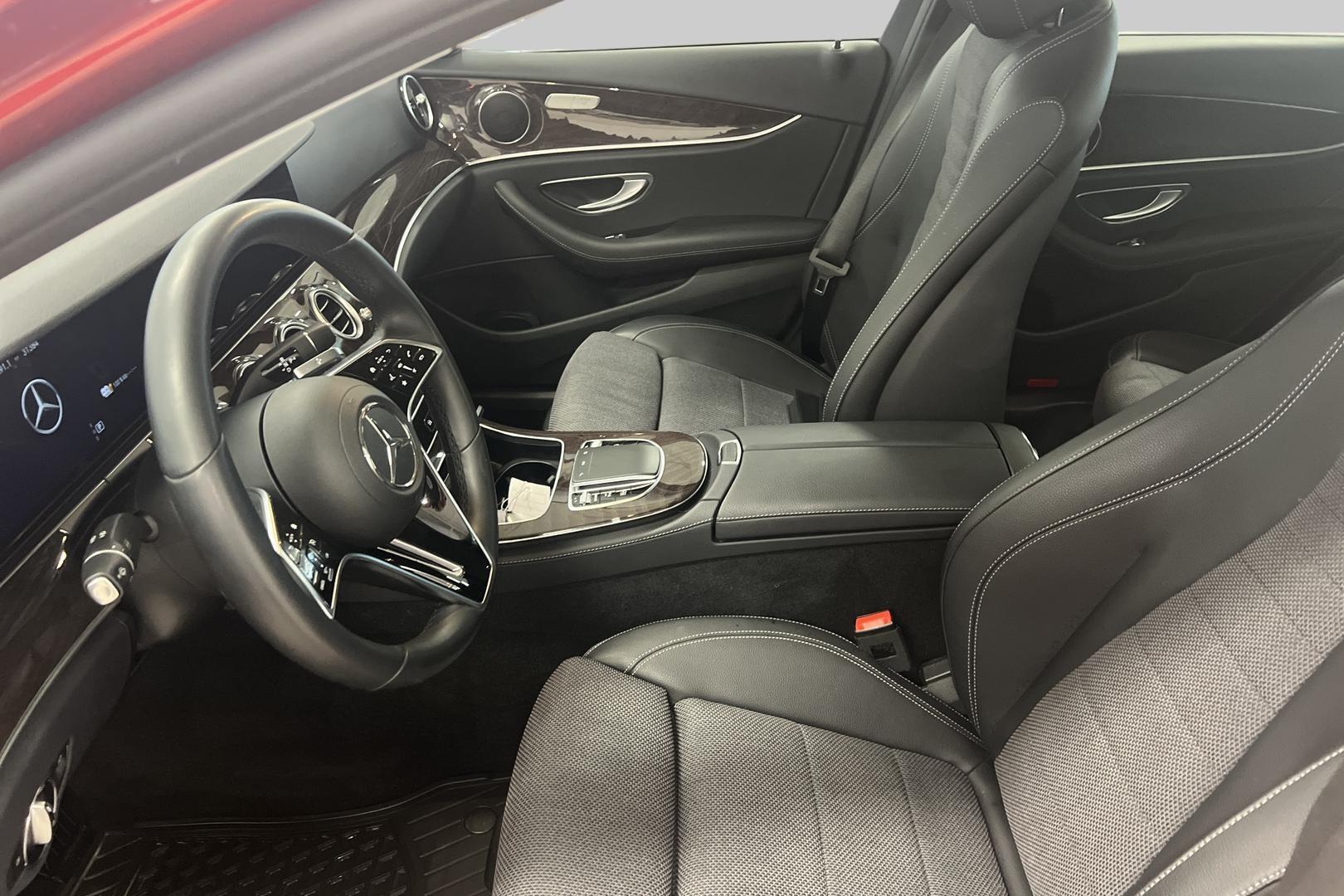 MERCEDES-BENZ E 2022
