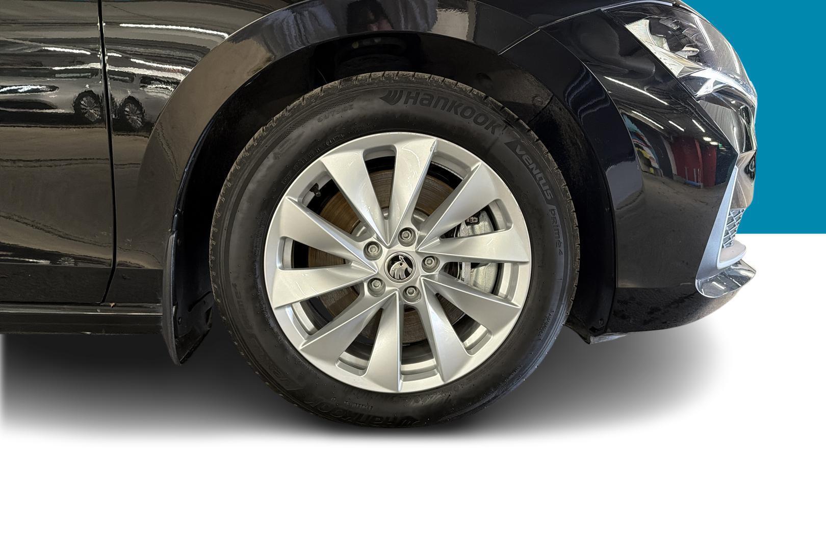 SKODA Superb 2025