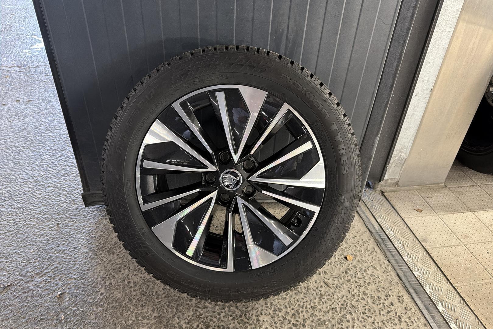 SKODA Superb 2025