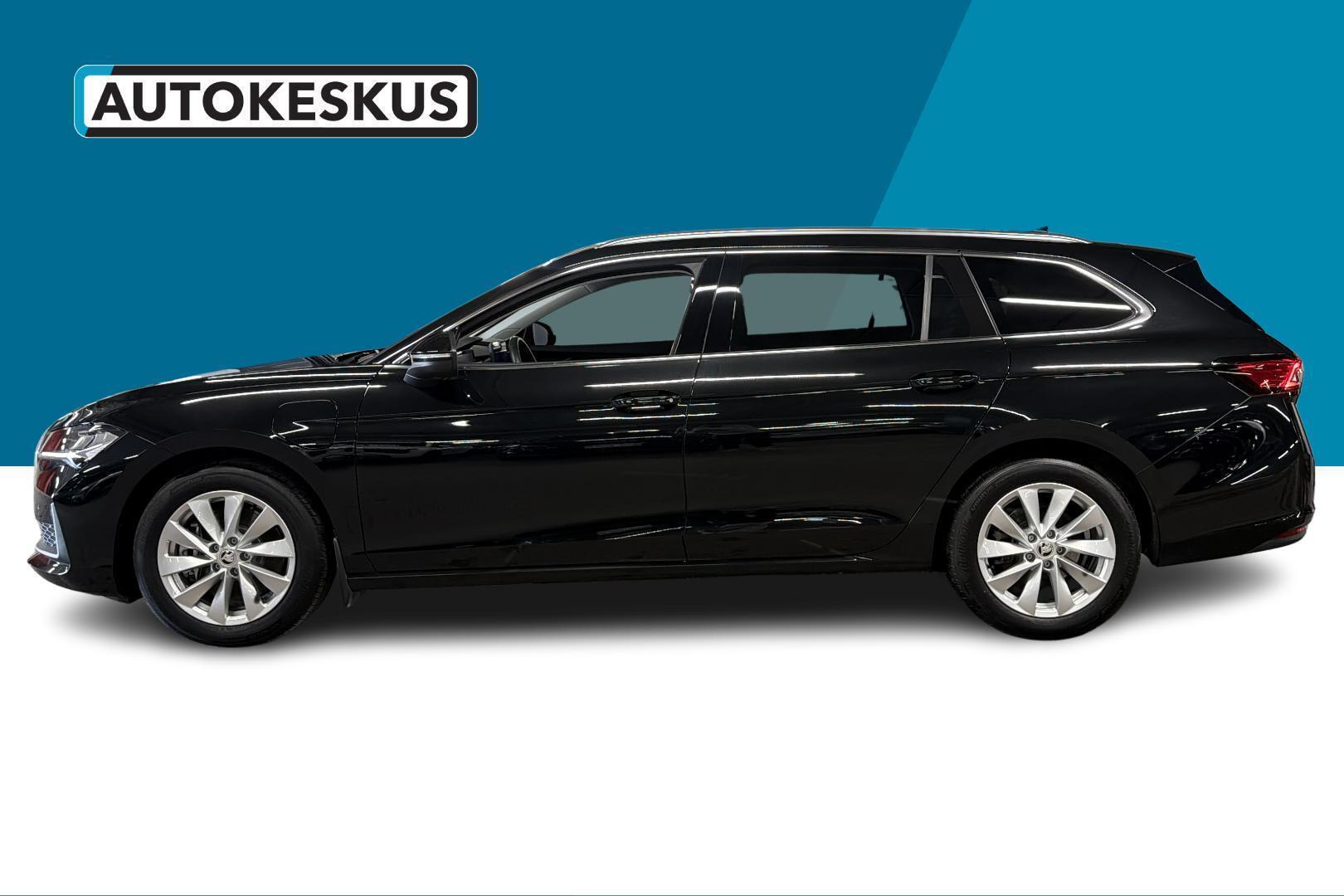 SKODA Superb 2025